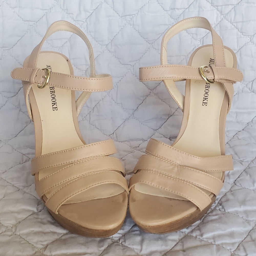 ¤ Strappy Nude Platforms